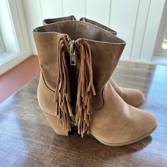 Light Beige Suede Ankle Boots with Fringe Detail - Picture 5 of 12